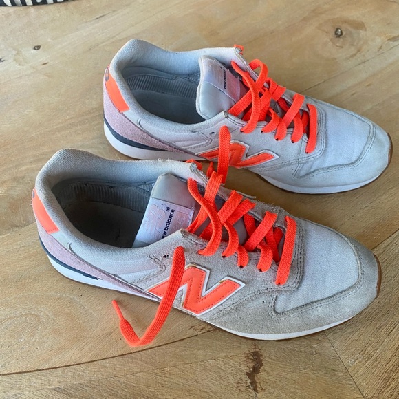 J.Crew × New Balance | 696 pastel pink/grey suede low top sneakers | WMS 7 - Picture 2 of 6